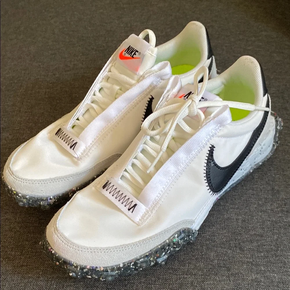 Nike Women's waffle racer crater White and Black Sneakers size 7.5 - Picture 1 of 12